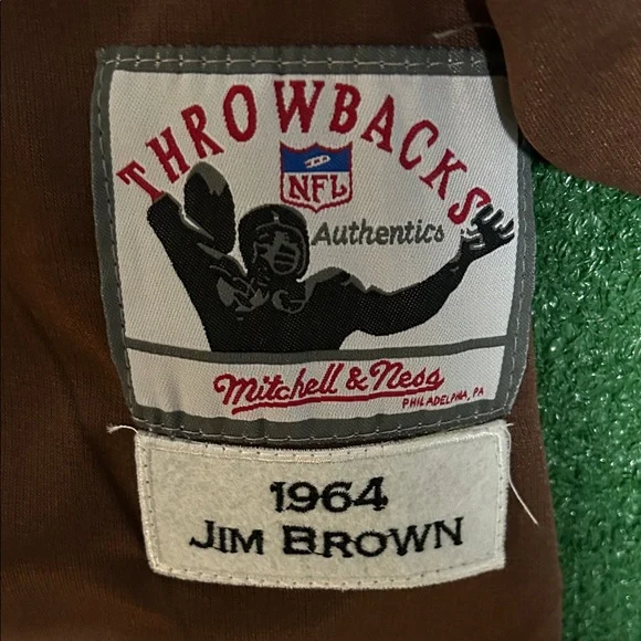 Jim Brown NFL throwback Jersey Cleveland browns! Size 52 Mitchell & Ness - Picture 10 of 13